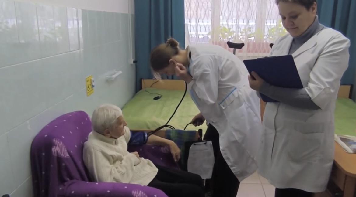 Социальные услуги оказывают волонтёры